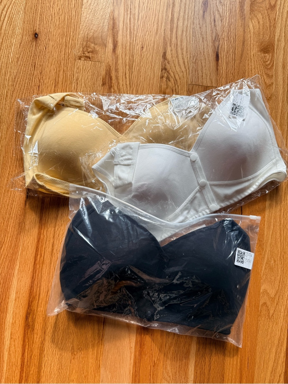Daisy 3-Pack Wireless Bras in White, Black & Pale Yellow